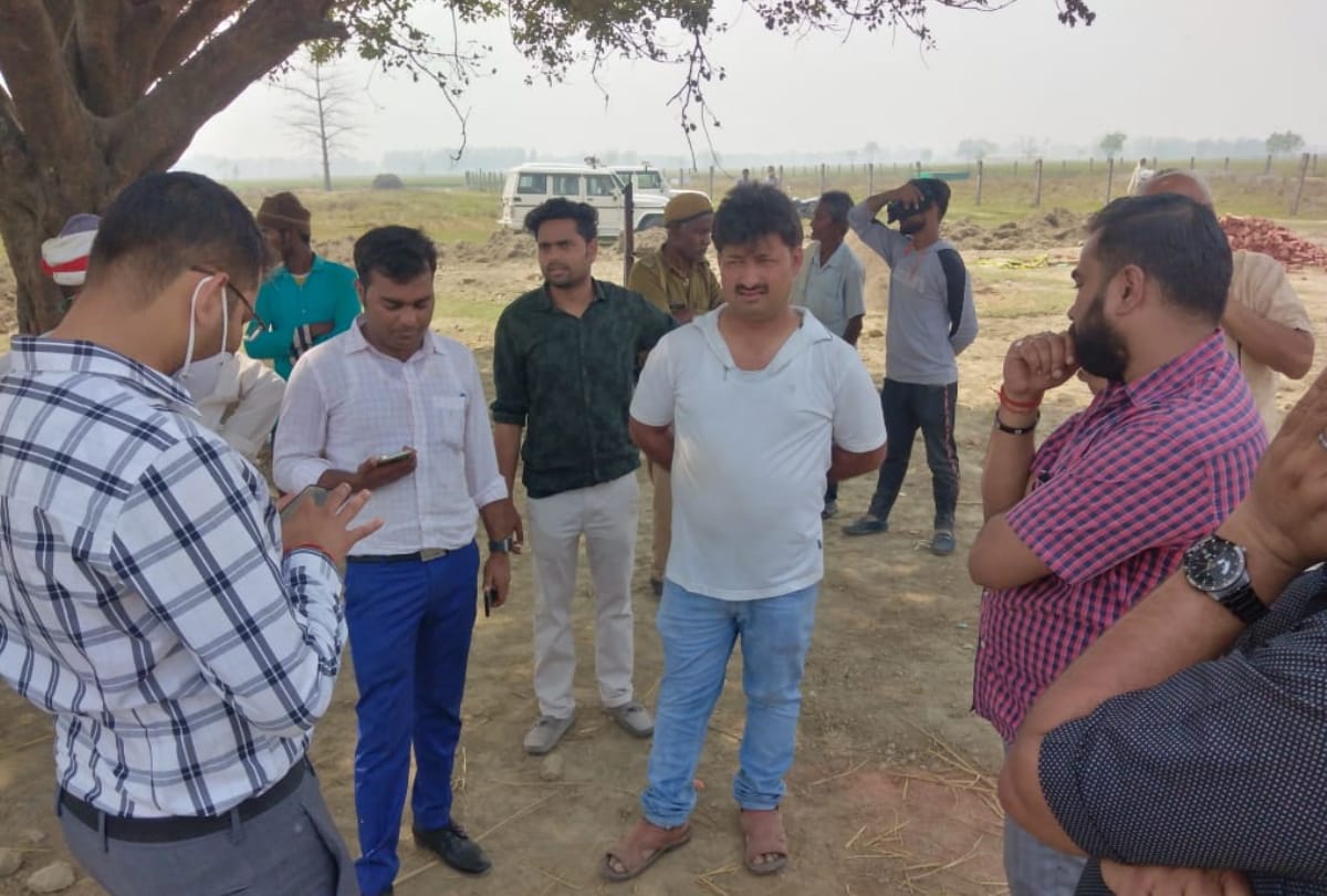 Conflict between administration and villagers reached to build tank in Deoria