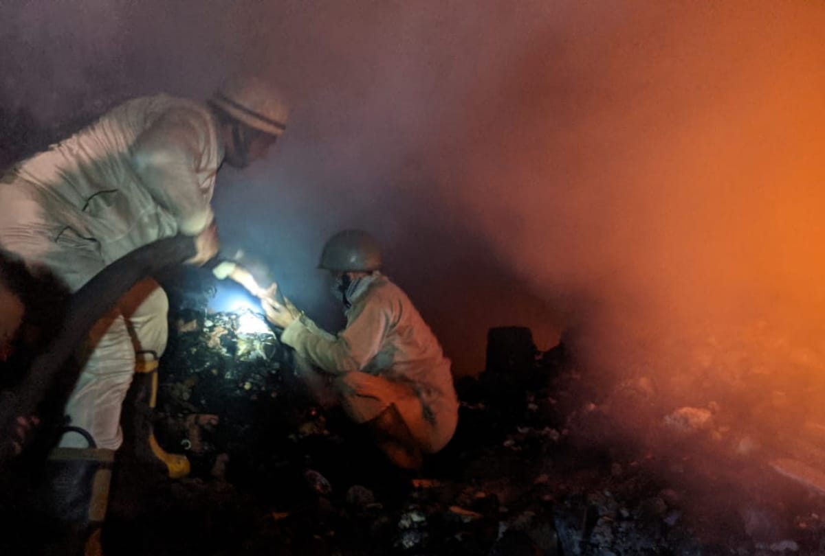 Ghaziabad ppe and mask factory fire two fire officers jump in fire to save lives see photos