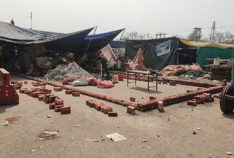 Kisan Andolan : Farmers now made brick house on kundli border