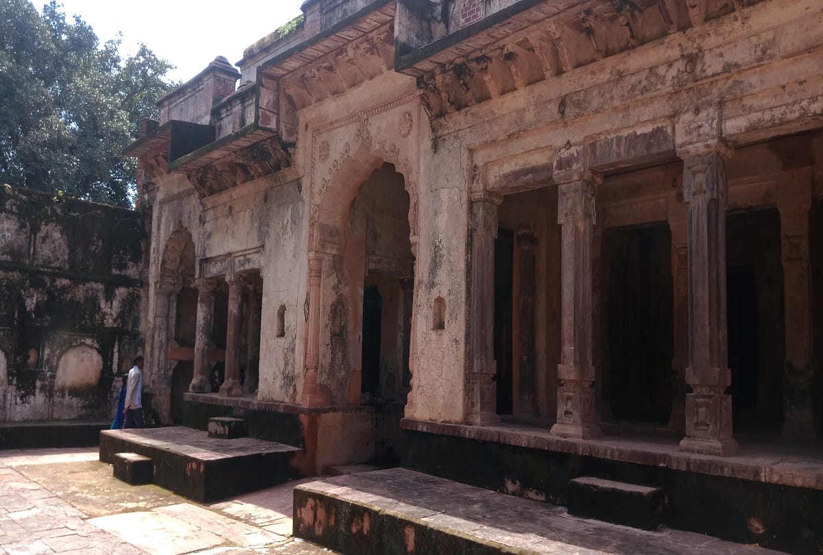 Unresolved secrets hidden in the fort of Singaurgarh in damoh