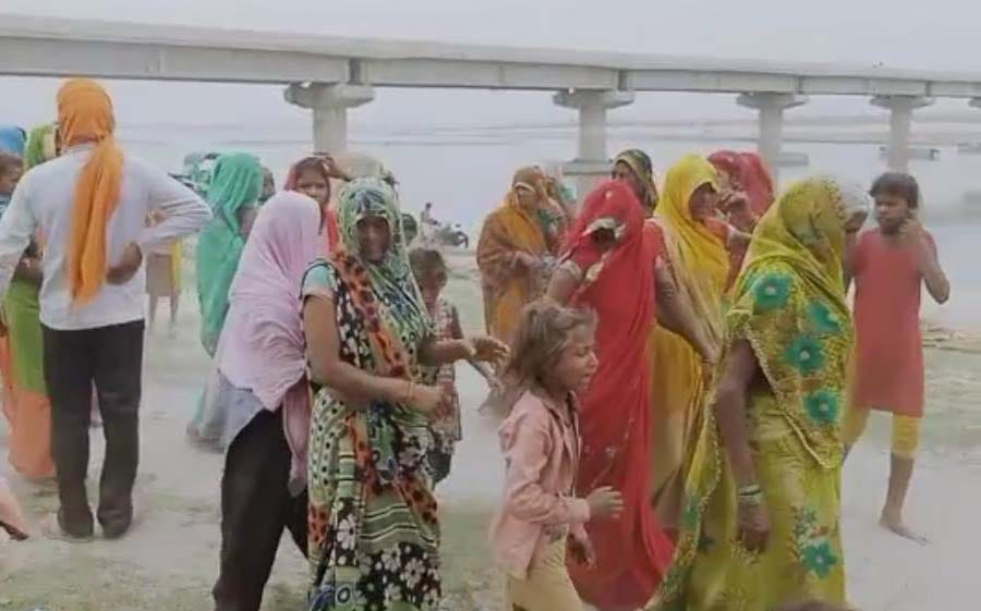 ganga,kannauj news,two sister,found bodies,15 km