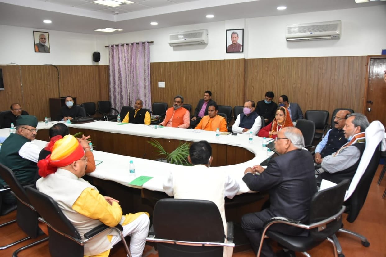 Uttarakhand News: CM Tirath Singh Rawat First Cabinet meeting Decision For covid violence case back