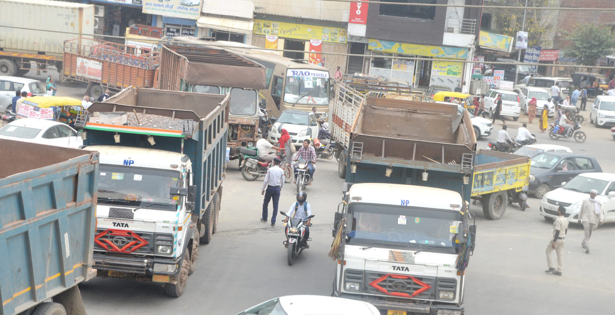 restricted vehicle enters in no entry zone