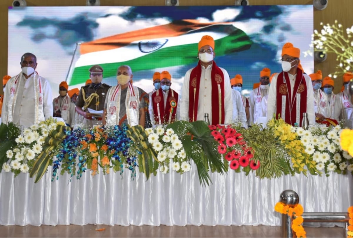 In the convocation ceremony of Agriculture University, the Governor called for the adoption of schemes being run in the interest of farmers