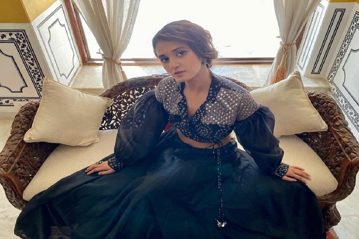 shakti mohans new royal look in blue traditional dress