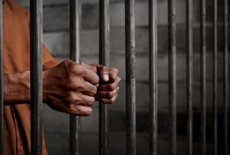अजब-गजब:कहानी दुनिया के 5 ऐसे खतरनाक अपराधियों की, जिन्हें अदालत ने सुनाई  थी सैकड़ों साल की सजा - 5 Most Dangerous Criminals Of The World Who  Received Longest Prison Sentences ...