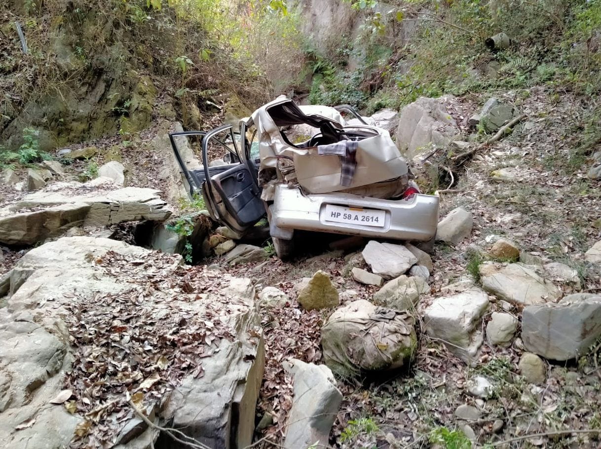 car falling in bahl, three died