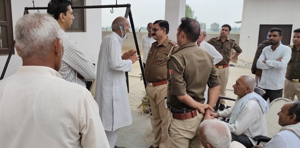 ashok chakra winner robbed by breckings lock of  retired colonel,s house