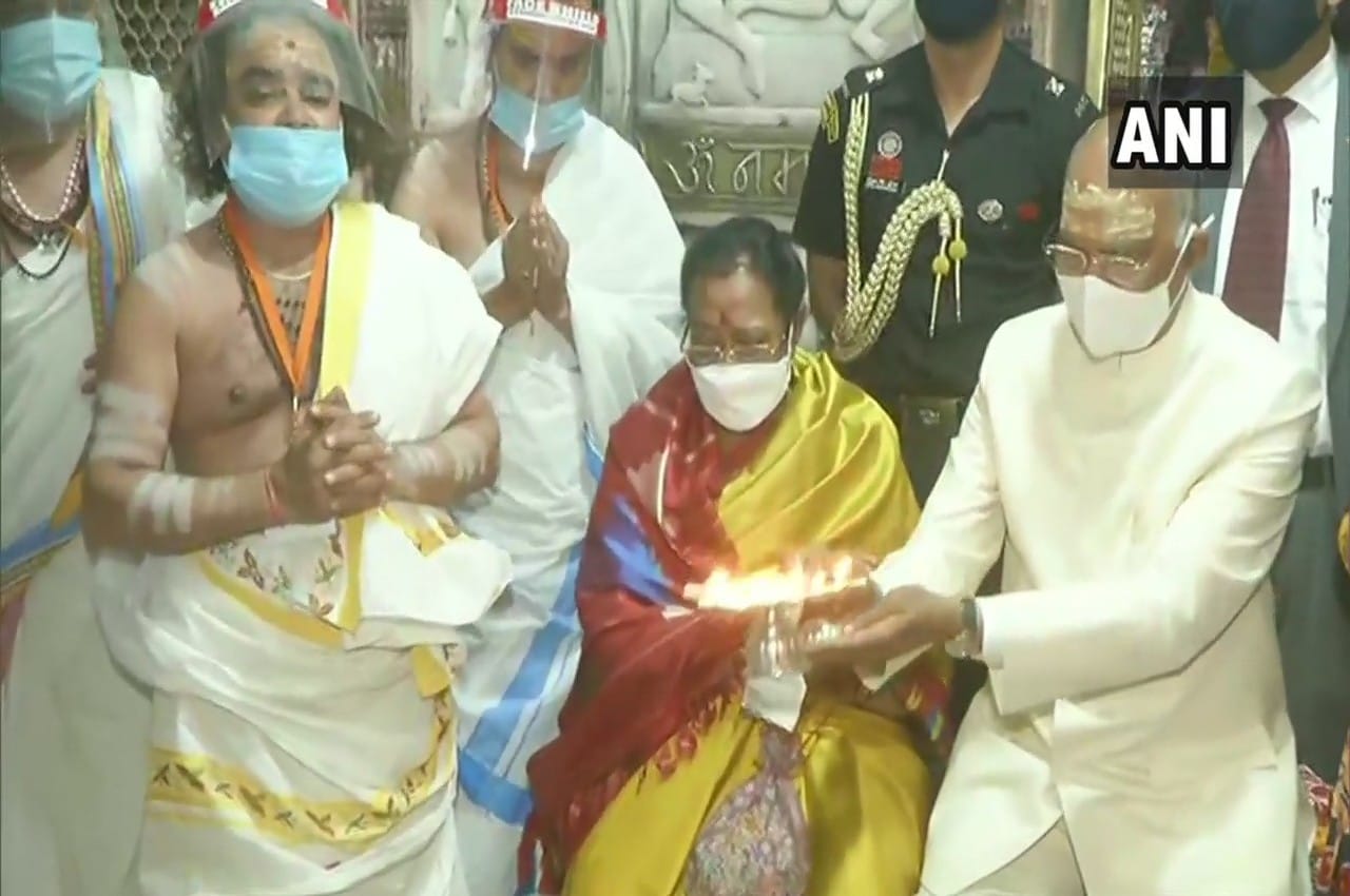 President Ramnath Kovind arrives to see Ganga Aarti for the first time
