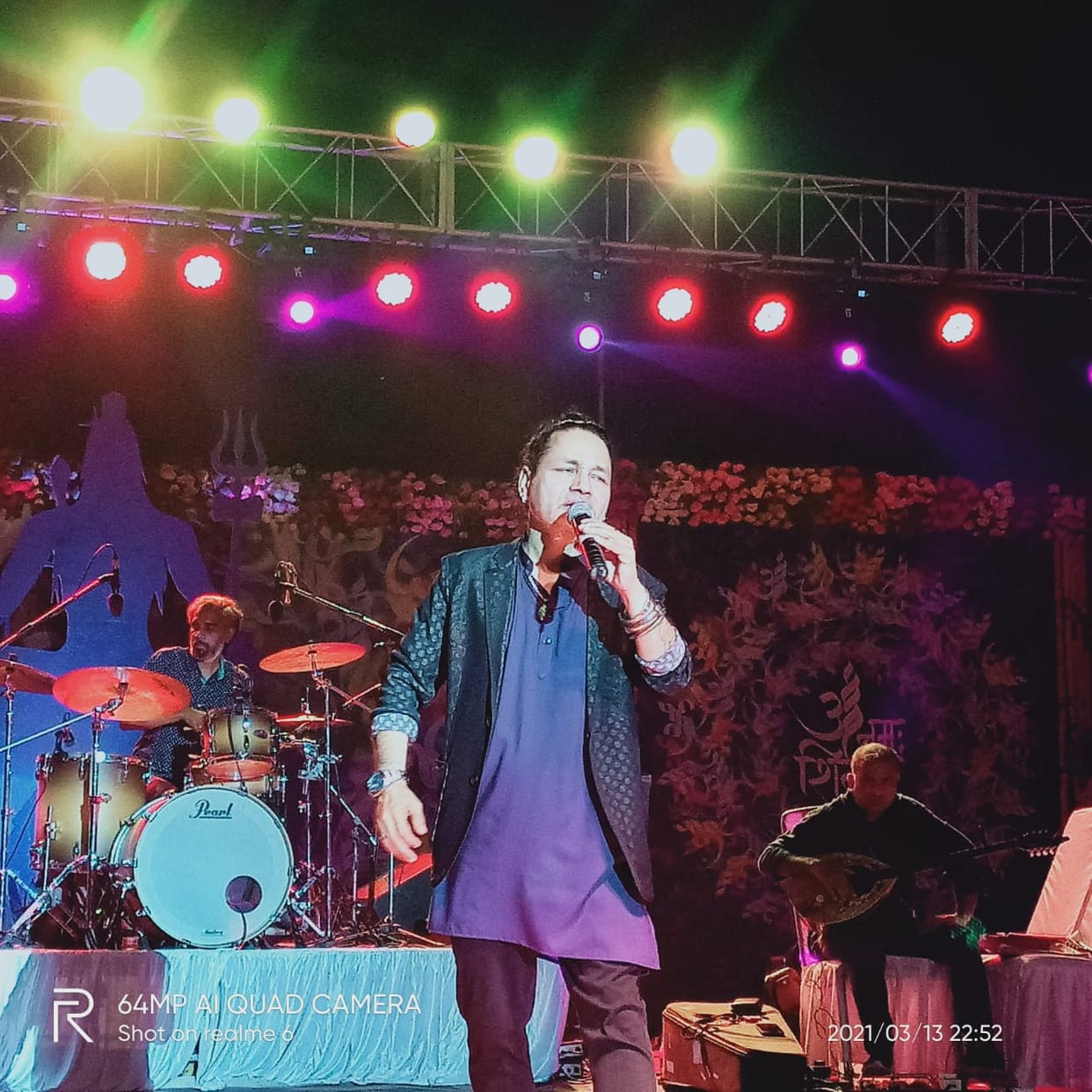 Kashi residents listened songs of Kailash Kher at music festival