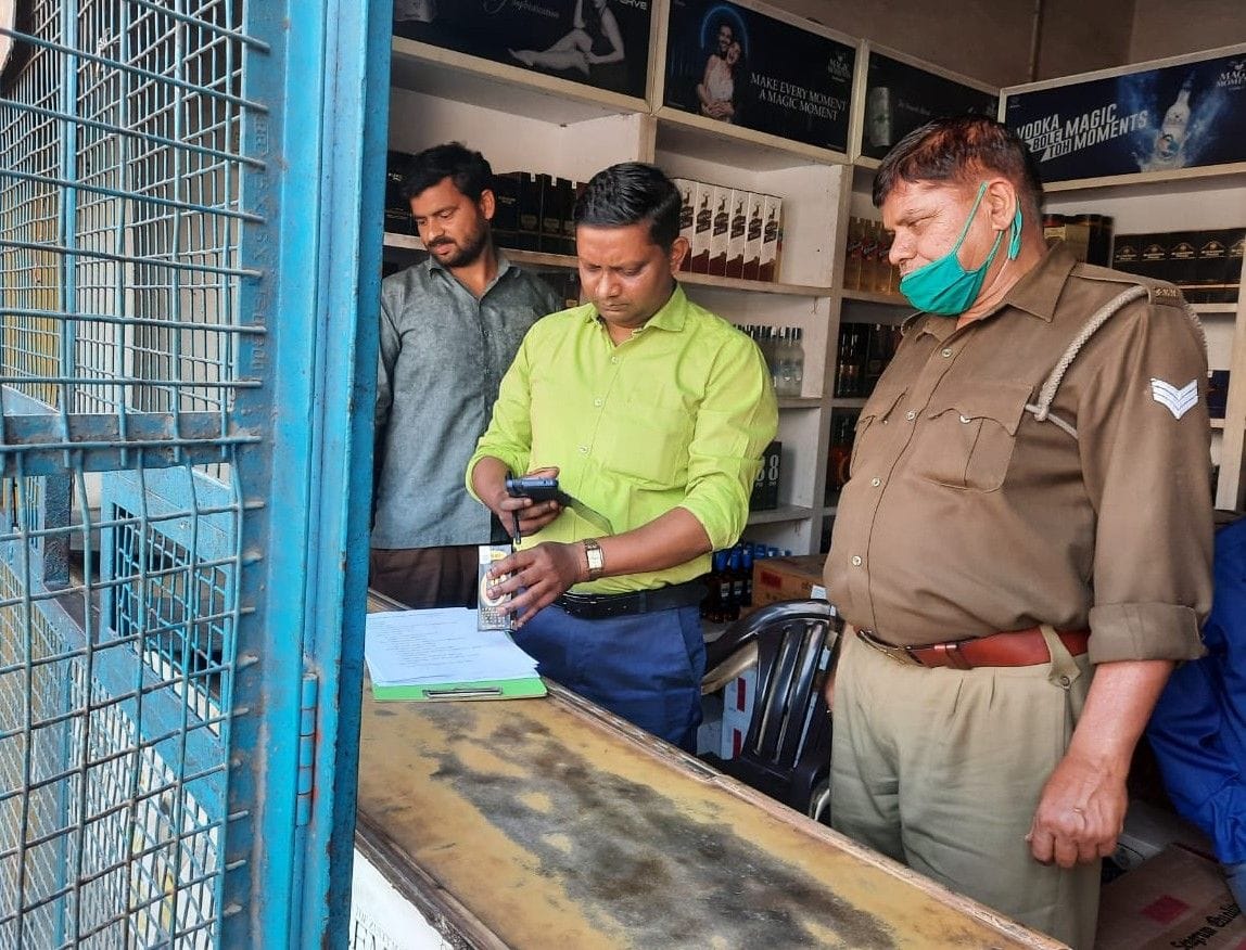 Hathras: Campaign against illegal sale of liquor