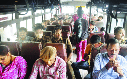 corona infection risk increasing people are getting carelessness in varanasi
