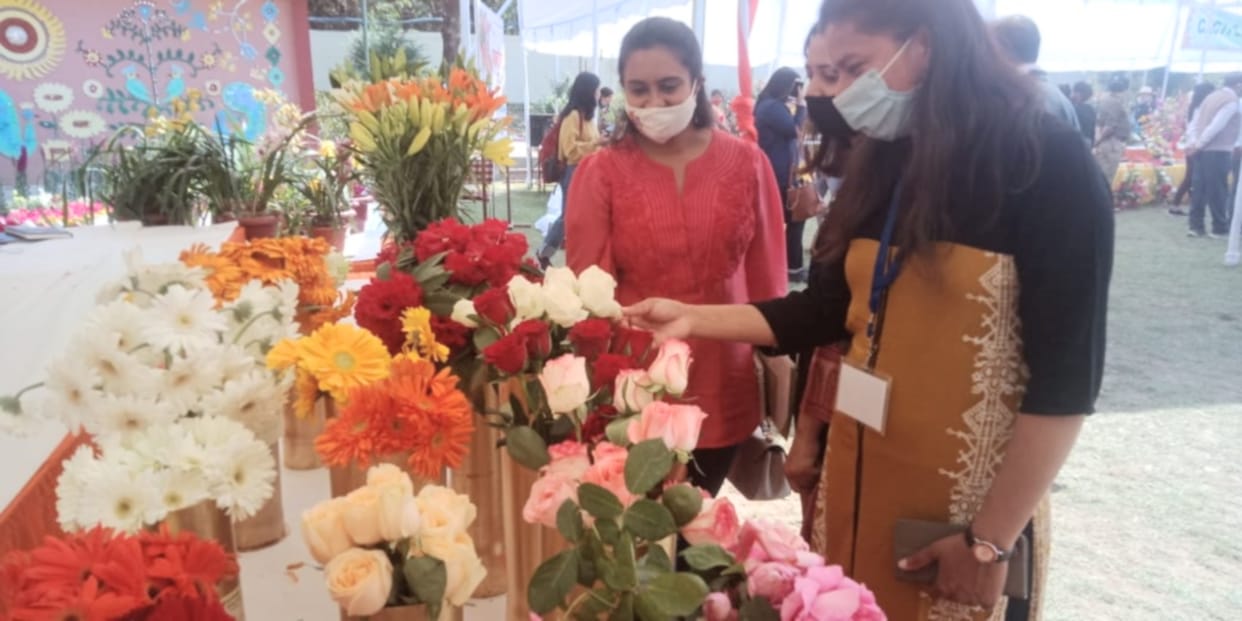 dehradun news: basantotsav flower exhibition 2021 The color of flowers scattered in the Raj Bhavan campus