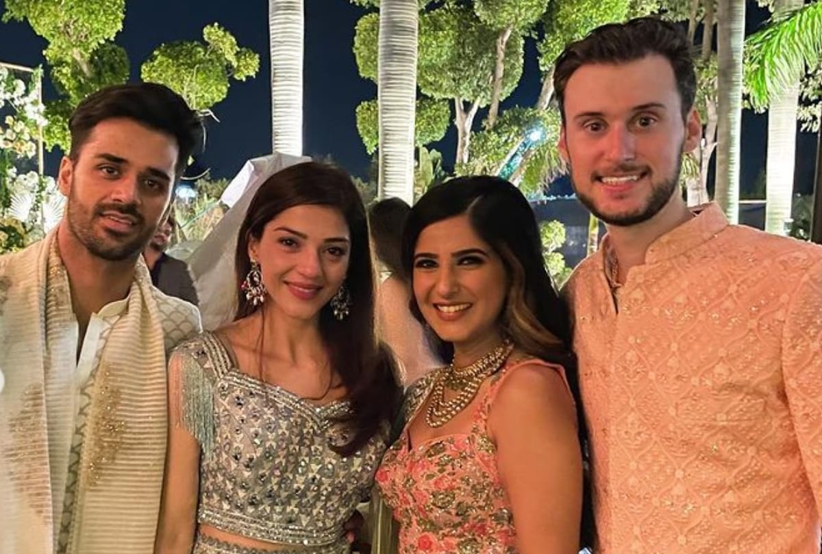 mehreen pirzada and bhavya bishnoi engagement ceremony photos