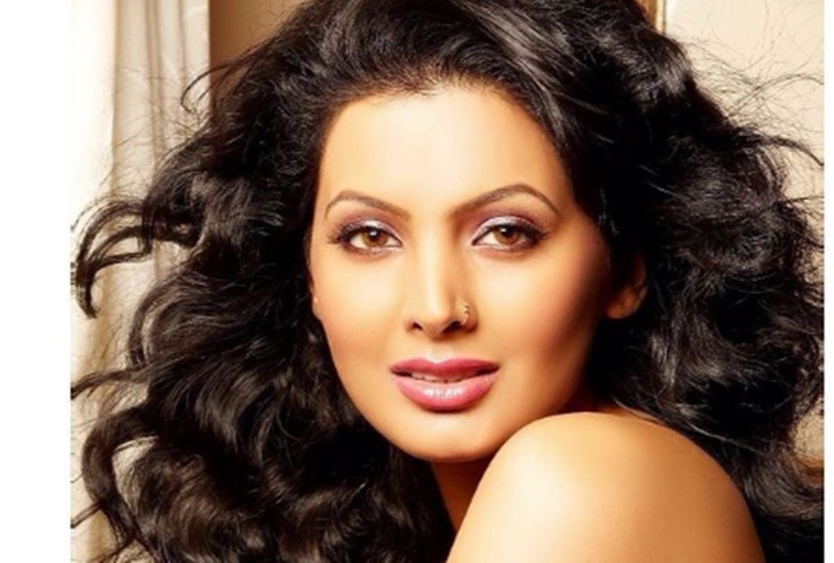 Geeta basra Birthday Special Lesser Known Facts About The Train Actress