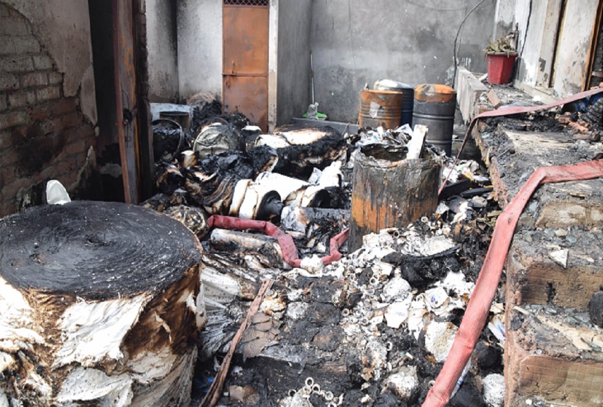 ghaziabad ppe kit mask factory fire Saiful told about incident on phone