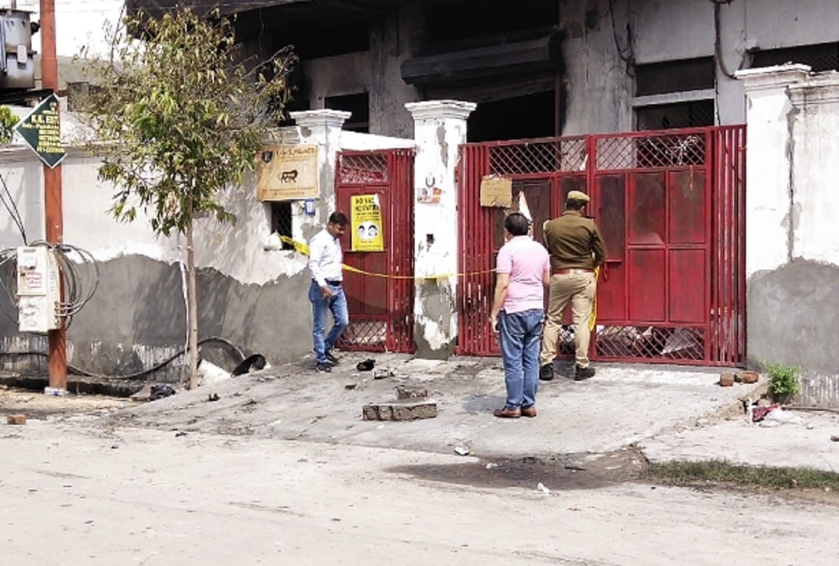 ghaziabad ppe kit mask factory fire factory big gate was closed goods were also kept in common area see photos