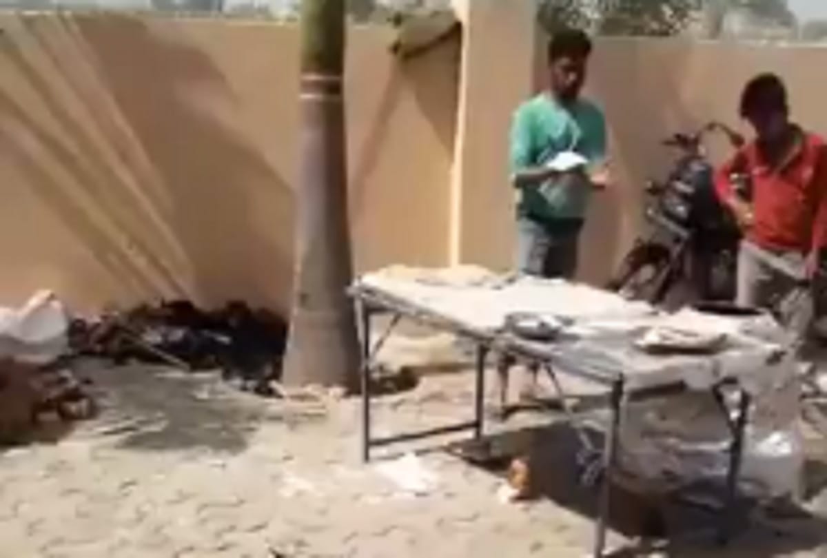 man spits on tandoor while making roti ghaziabad video goes viral after meerut