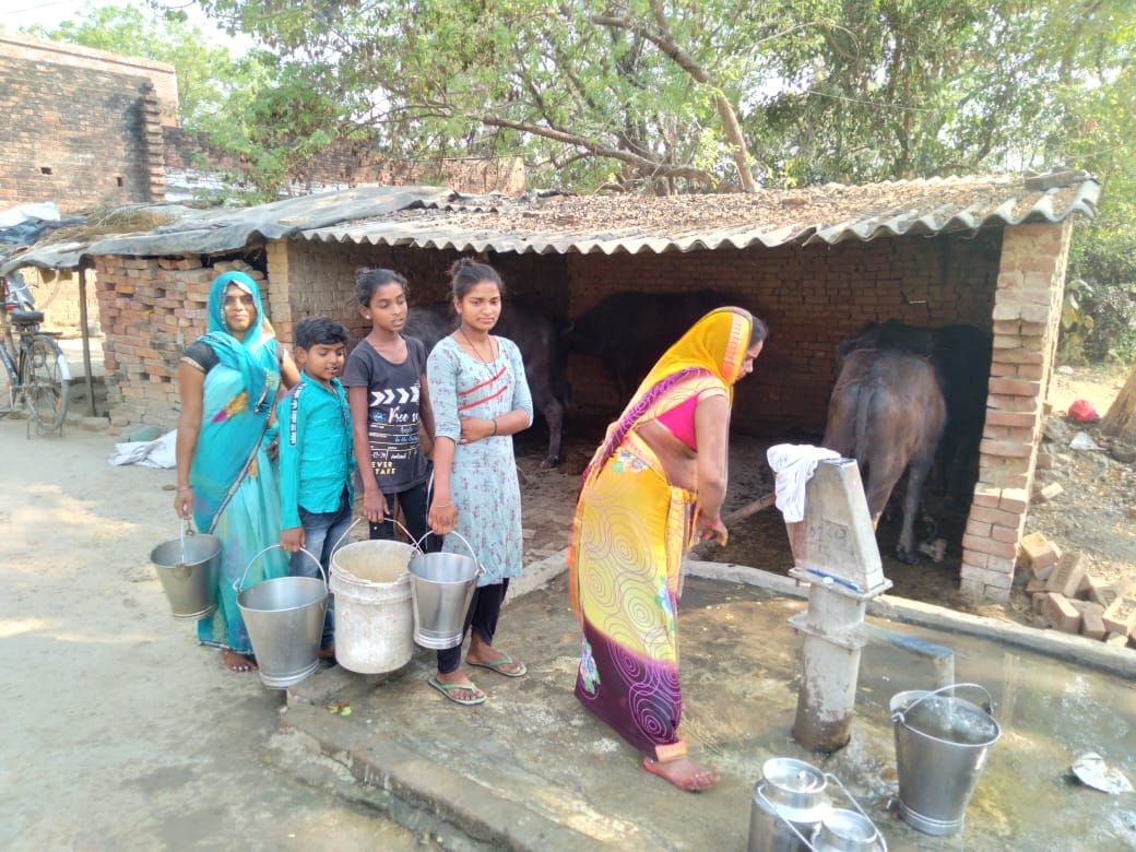 Live in the city, thirst quenched due to hand pump