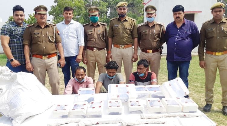 khurja police arrested three