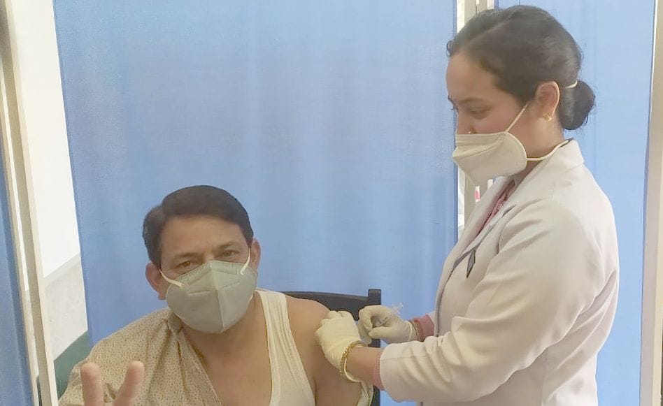 One and a half hundred senior citizens get corona vaccine