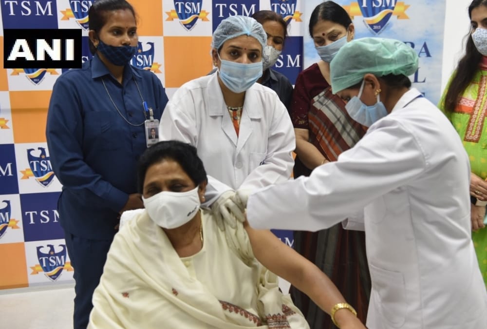 Mayawati gets corona vaccine.
