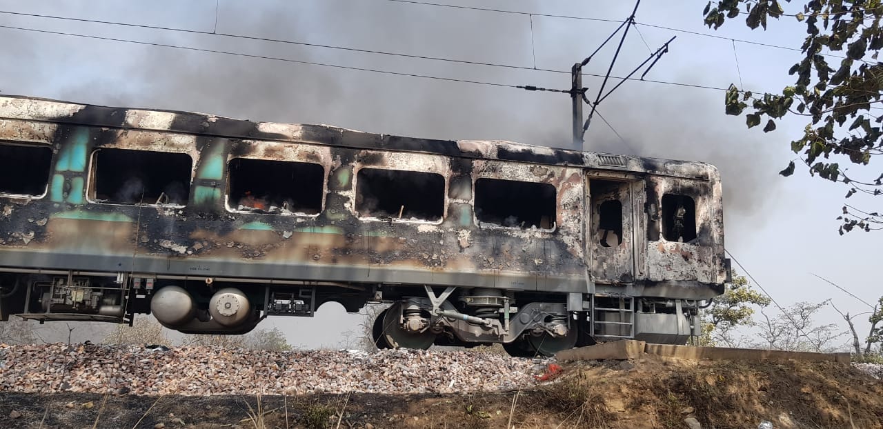 uttarakhand news: shatabdi express train coach c 5 caught fire in dehradun he saw fire first