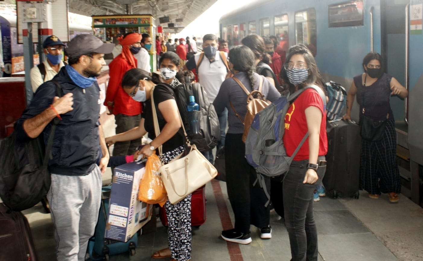 uttarakhand news: shatabdi express train coach caught fire in dehradun people crying after reach doon station