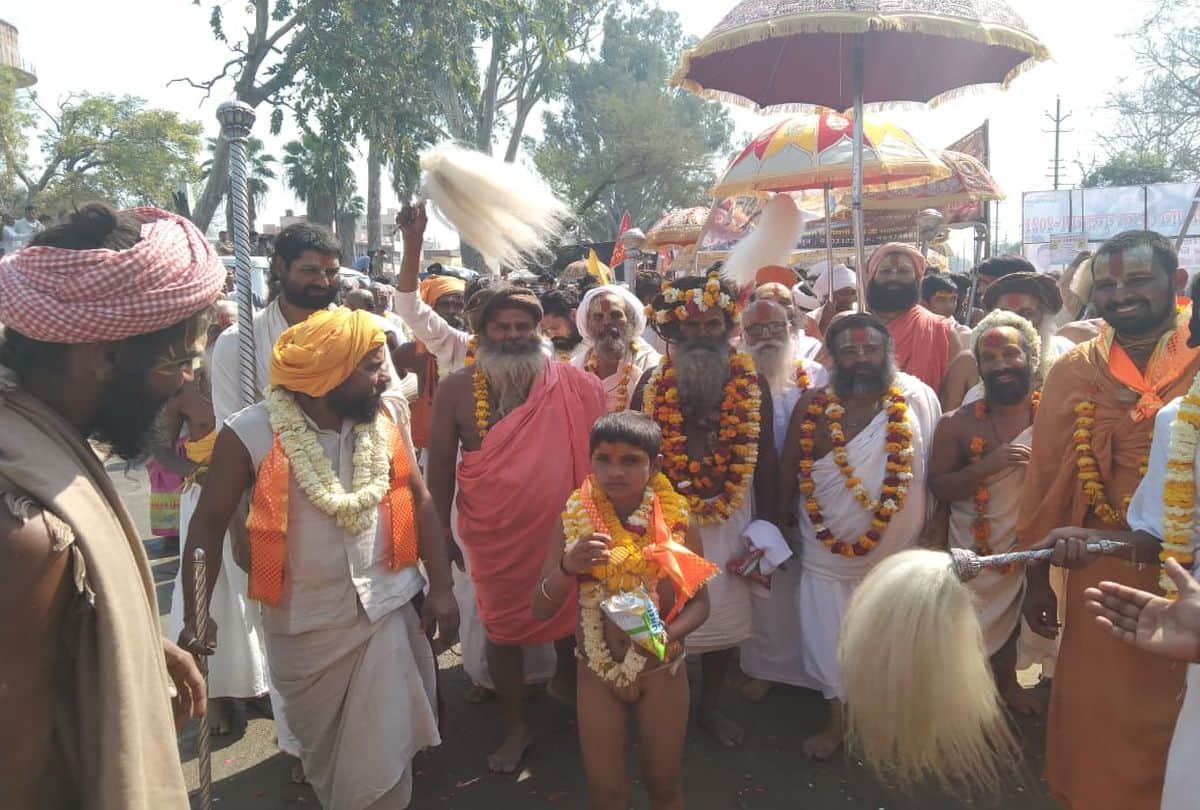 Vrindavan Kumbh Mela 2021: peshwai of saints held on last shahi snan in vrindavan
