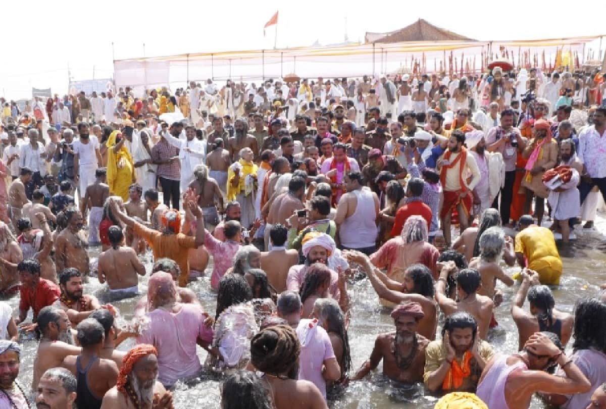 saints and devotees take holy bath in yamuna on last shahi snan in mathura