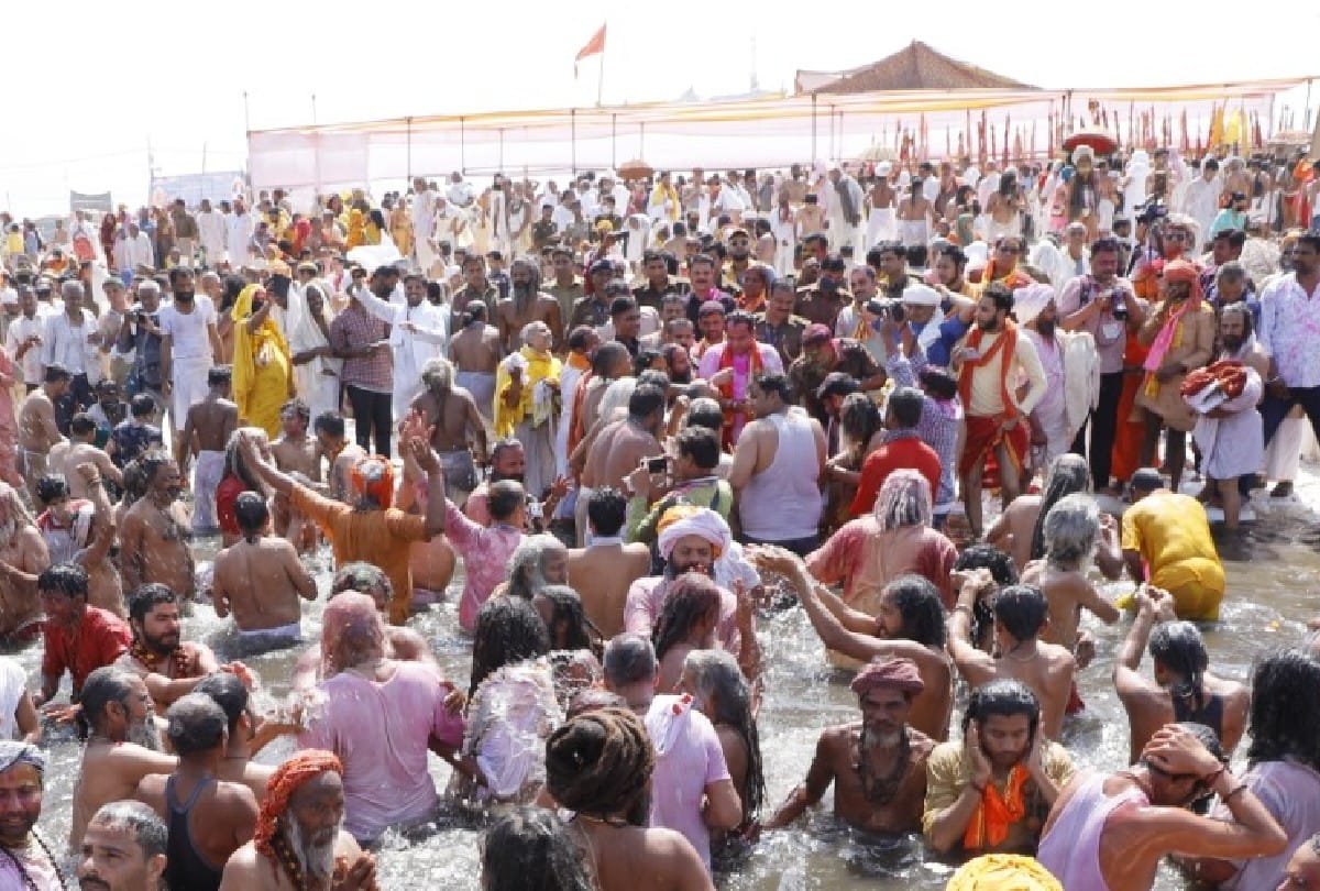 saints and devotees take holy bath in yamuna on last shahi snan in mathura