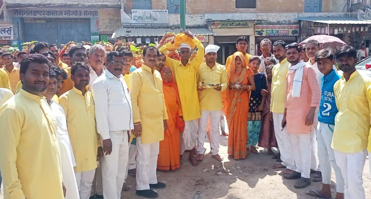 Hearing the Bhagavata story causes hardships to the Geeta Shastri