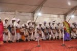 सोनभद्र के सेवा समर्पण संस्थान सेवाकुंज आश्रम कारीडांड चपकी में करमा नृत्य प्रस्तुत करते आदिवा?