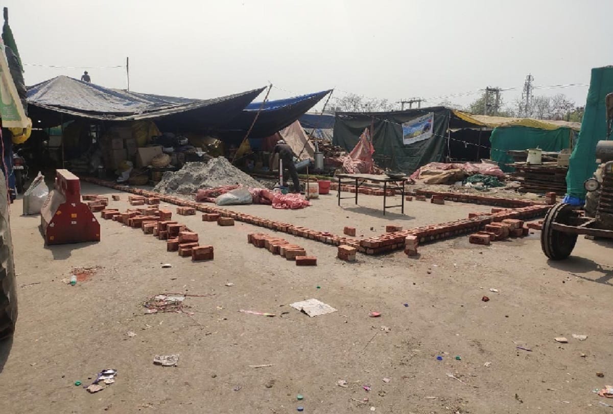 case against farmers for digging borewells and building houses  on highway