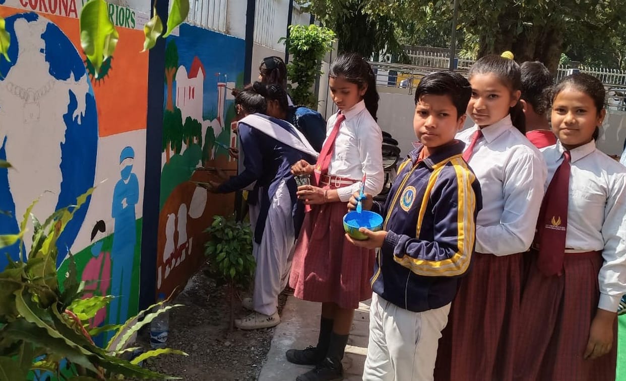 Kids Perform Wall Paintings