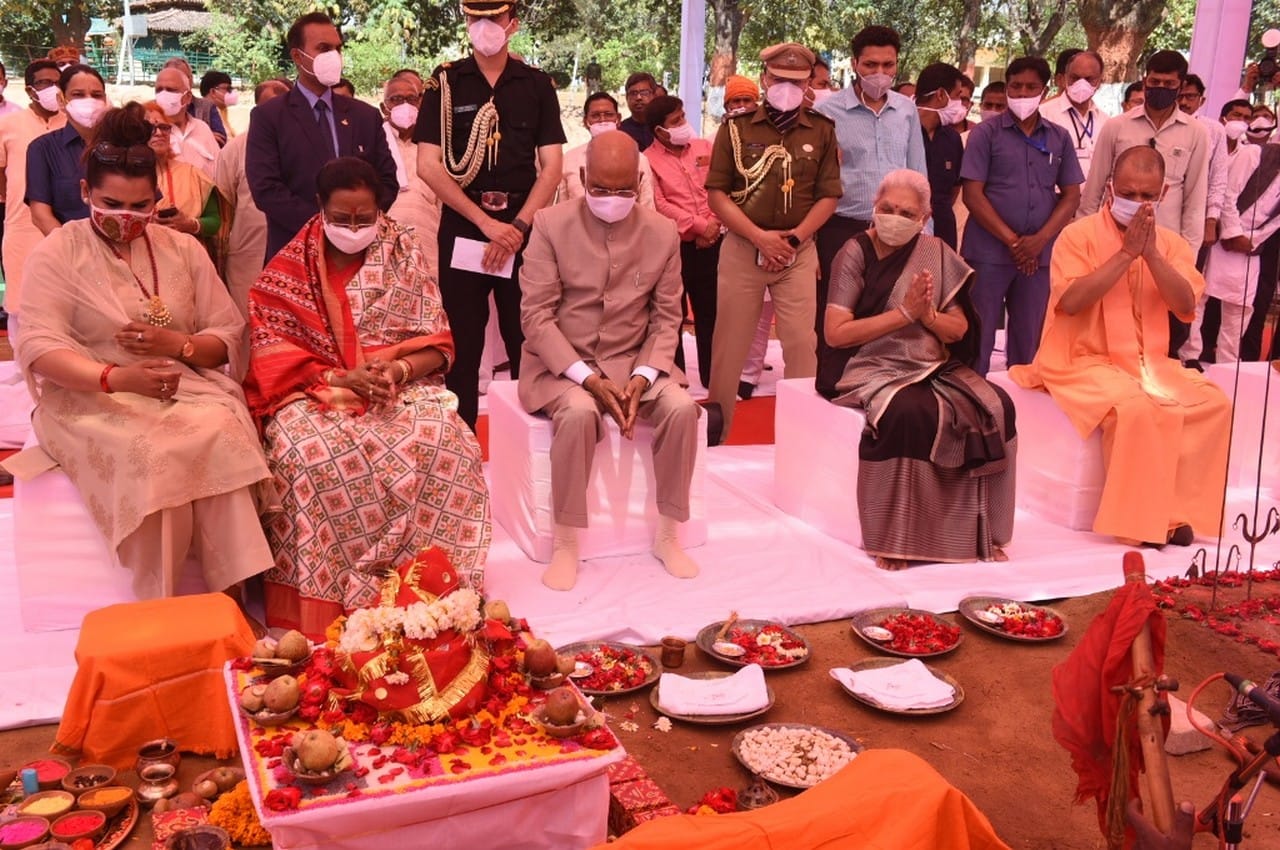 President emphasizes on rural development in Sonbhadra