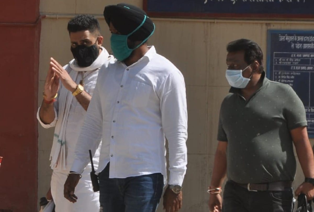 actor abhishek bachchan film Dasvi shoot in central jail agra