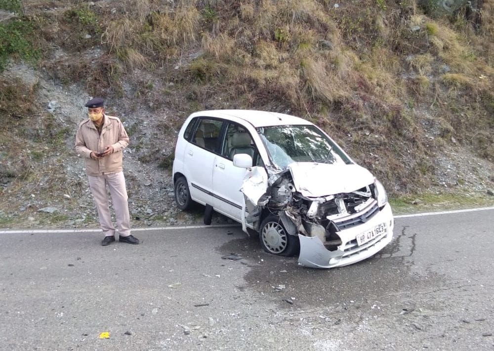 Car and crane truck collision on Chamba-Pathankot NH, chamba news