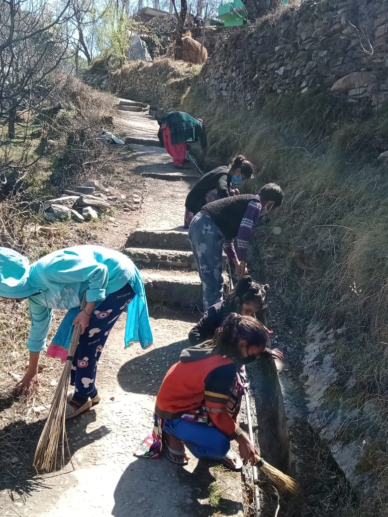 children  start cleaness campaign