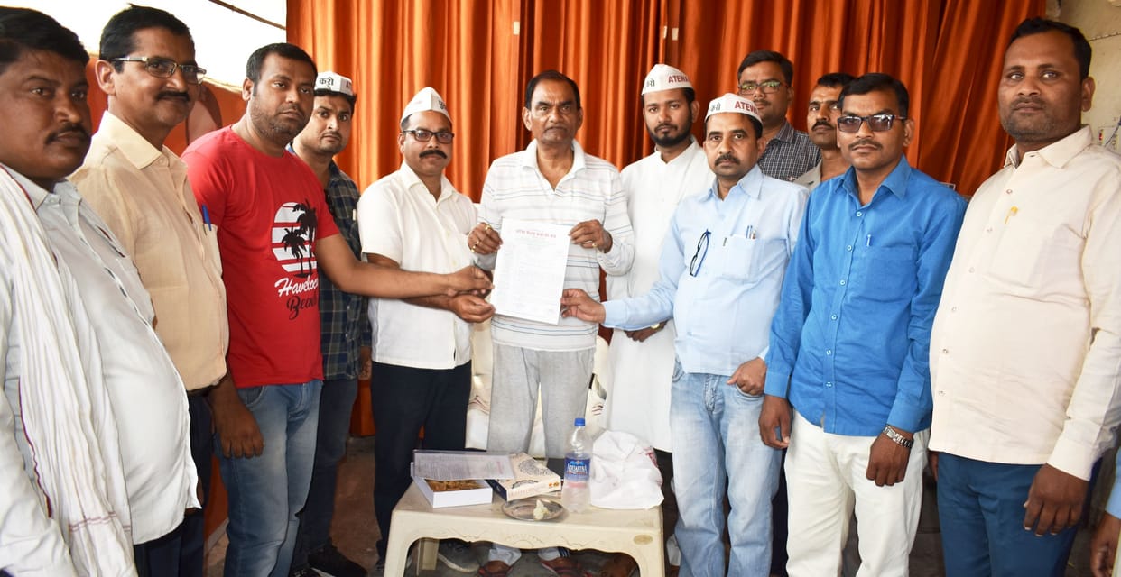 memorendem,old pension,fathepur news,demand of restoration,submitted of mla