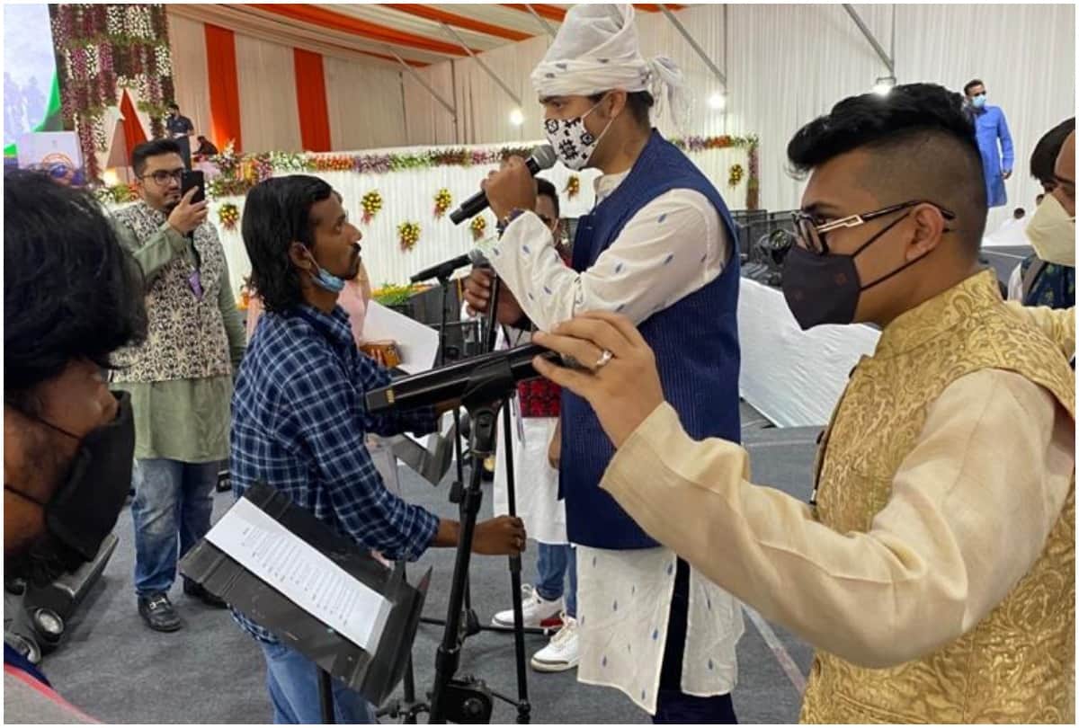 Singer Jubin Nautiyal Met PM Modi Mother Hiraben Said Now I Understand Why He Is So Humble