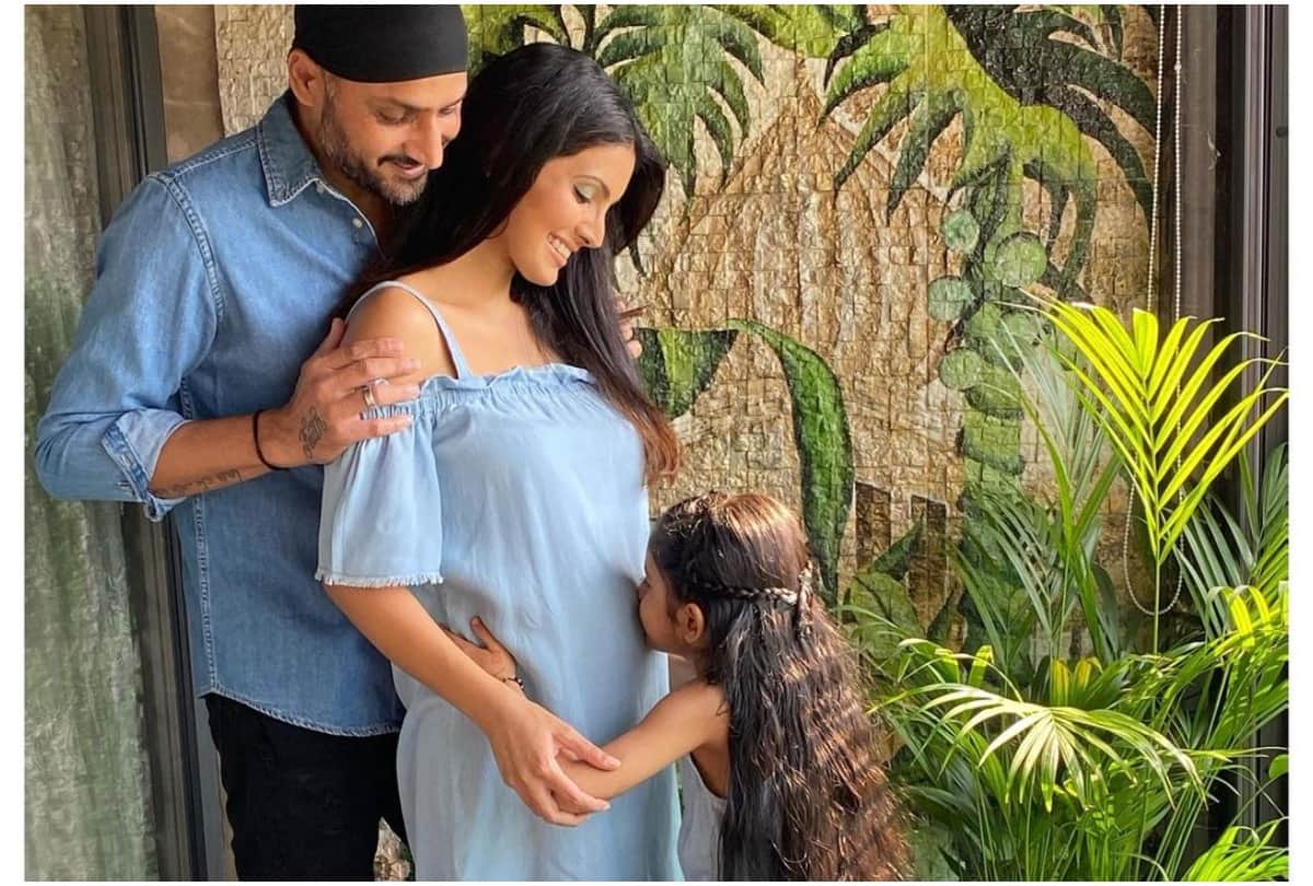 Harbhajan Singh Going To Become Father For Second Time Wife Geeta Basra Shares Photos On Social Media