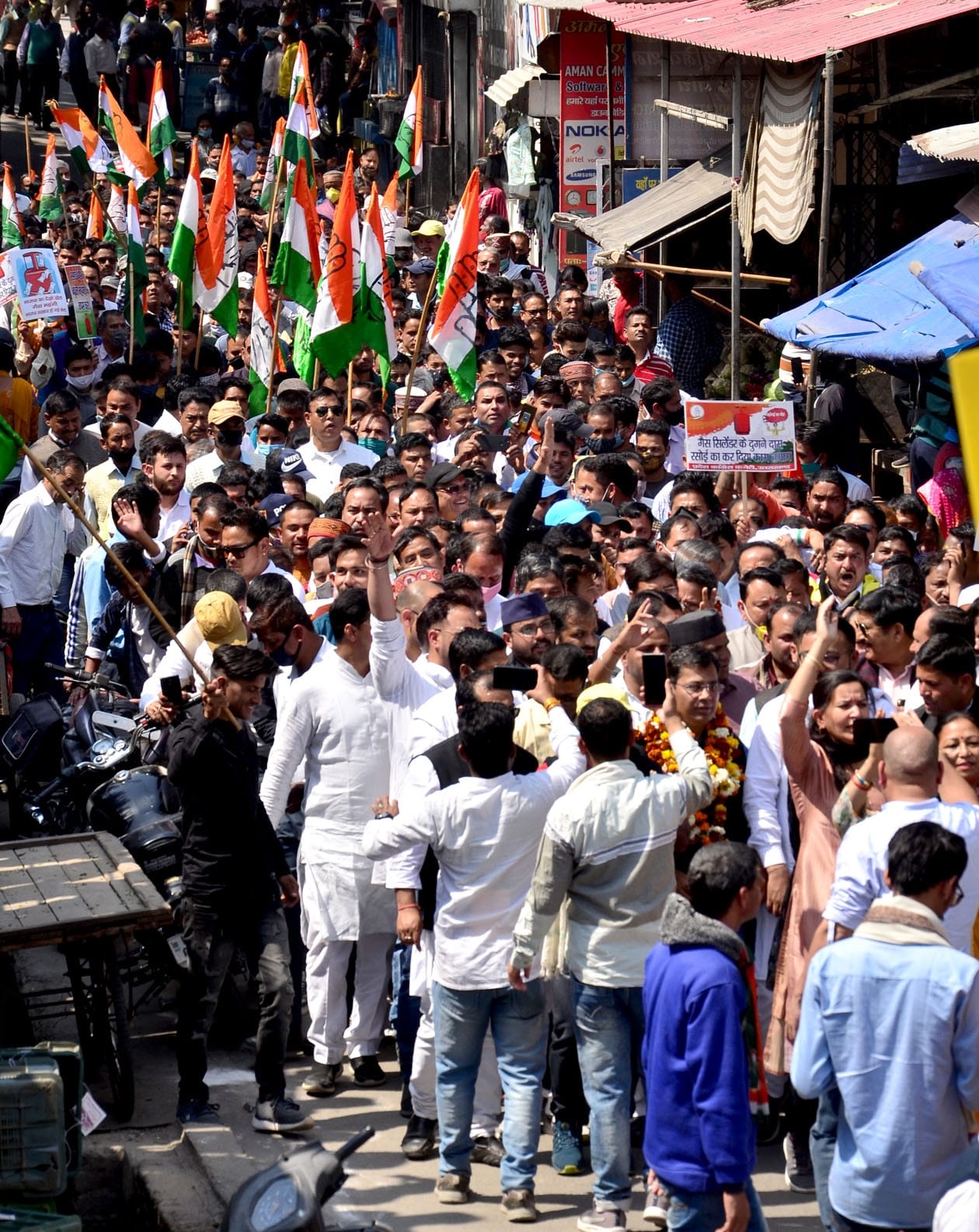 uttarakhand news: congress protest against tirath singh rawat government in srinagar, indira hridayesh fell ill