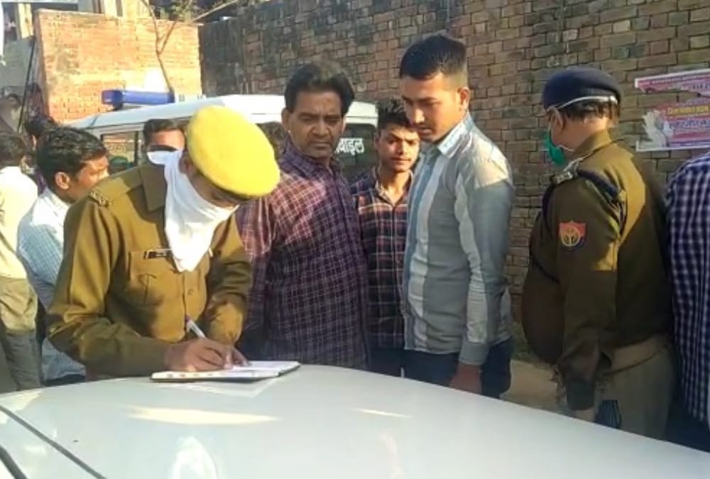 A dead body found in a field in Raebareli.
