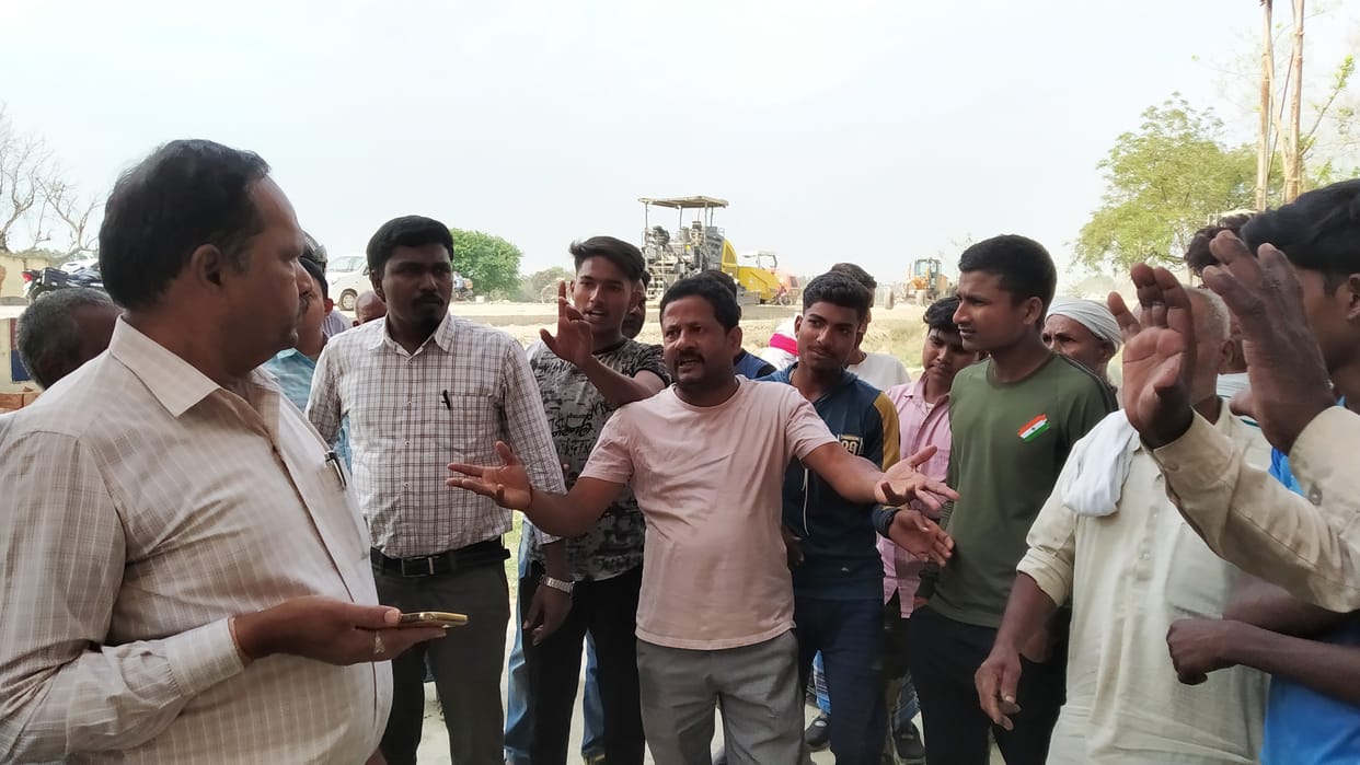 Villagers of Rasulpuramafi demonstrated on Samadhan Divas