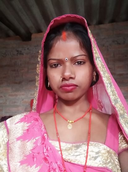 Married woman found dead hanged after four months of marriage family accused of dowry murder in ballia