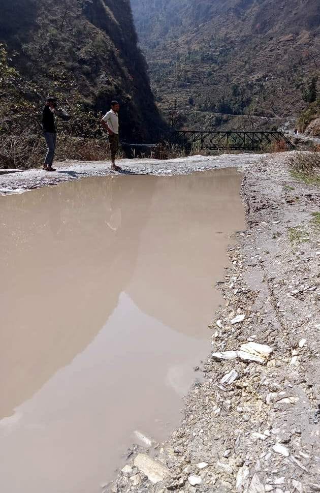 Nizamula-Birhi road transformed into a pond