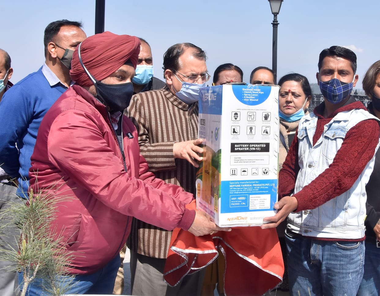 PPE kits and masks given to municipal sanitation workers