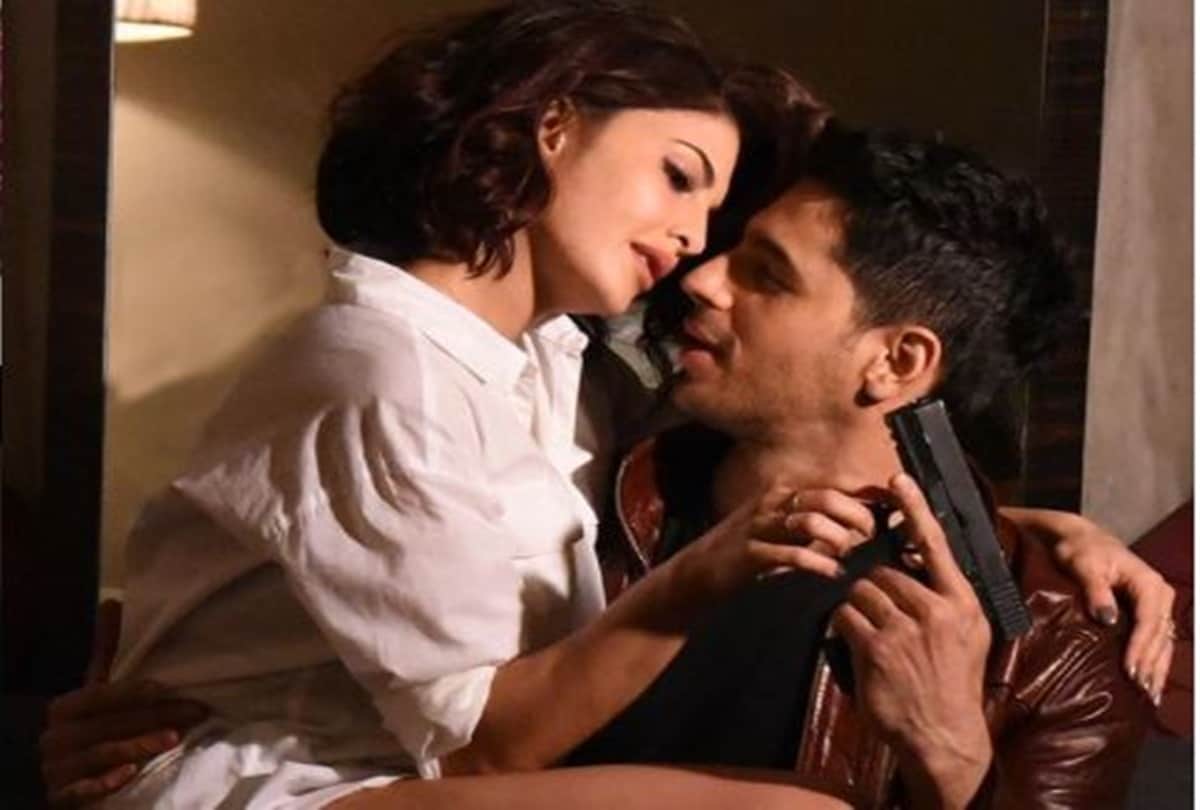 These bollywood stars lost control on set while shooting a romantic scene see list