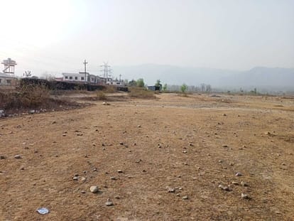मां पूर्णागिरि धाम मेले के लिए टनकपुर में वैकल्पि स्थान के रूप में चयनित पार्किंग स्थल।